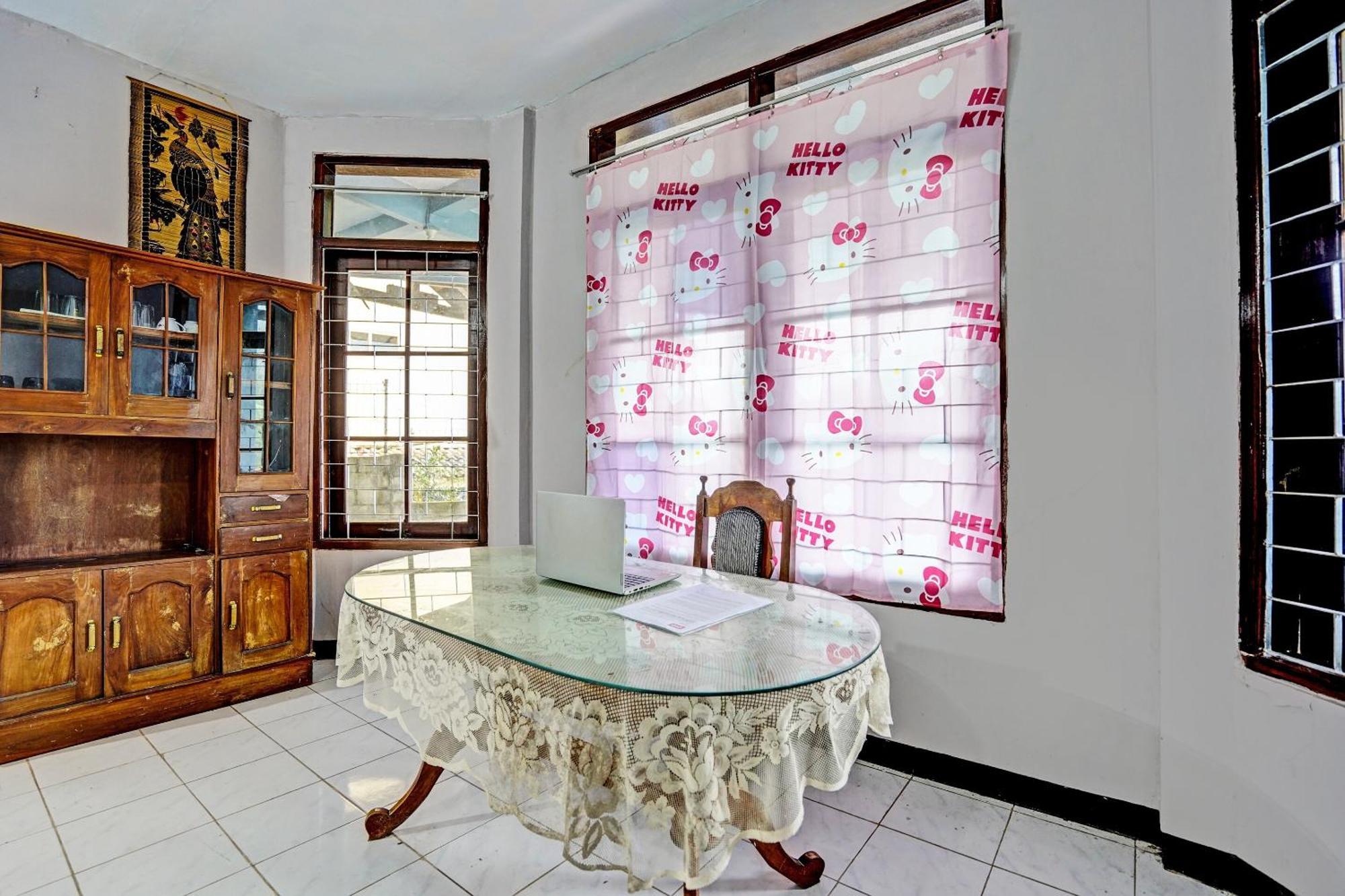 Spot On 92388 Villa Segi Delapan Prigen Экстерьер фото